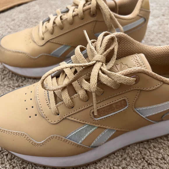 Tan/Beige Reeboks - Picture 3 of 3